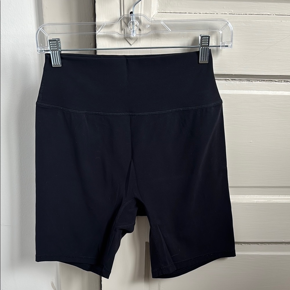 BuffBunny Legacy Biker Shorts Medium